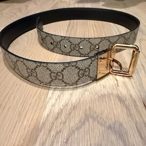 Gucci REVERSIBLE Tan and Gold One Side / Solid Black Other Side Women's Belt